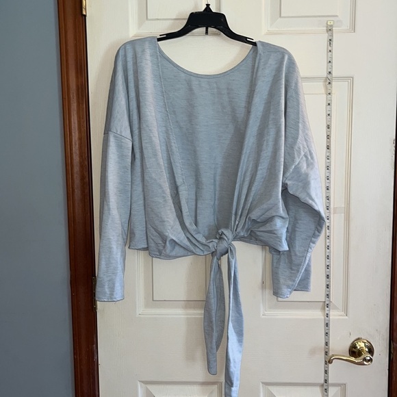 Shein- open tie back, light blue size large. 95% polyester, 5% spandex. - Picture 2 of 6